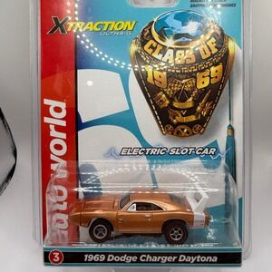 Auto World X-Traction Ultra-G 1969 Dodge Charger Daytona Electric Slot Car HO
